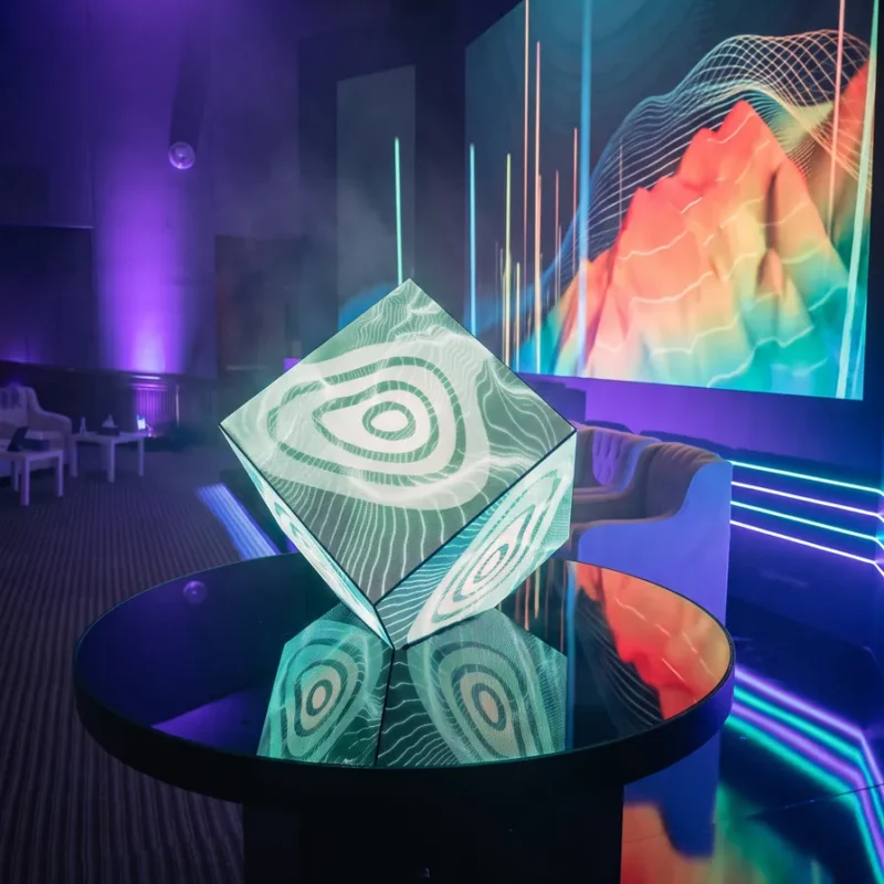 An LED cube reveal for a launch experience by FAIM