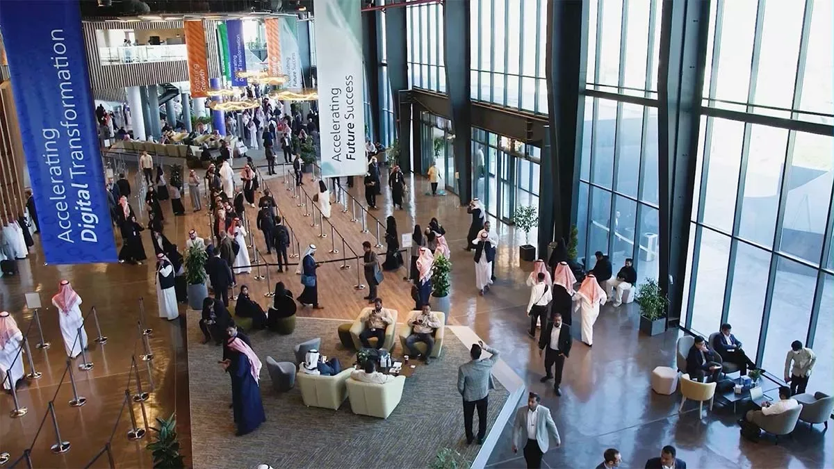 A busy forum lobby